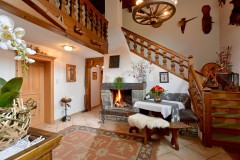 Pension-Ferienwohnung-Landhaus-Berger-Ellmau-Buchau-20-Annemarie-Berger-Eingangsbereich